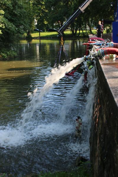 Riedseee droht durch die Hitze zum Kippen THW im Grosseinsatz in Stuttgart